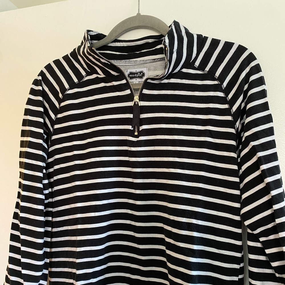 Mud pie striped popover with zip